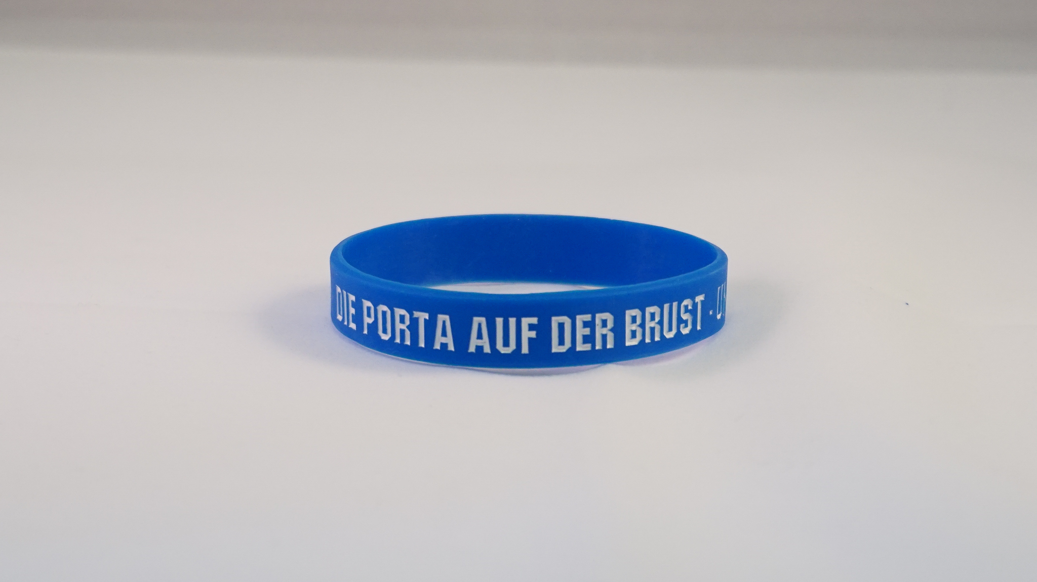 Fanarmband "Porta auf der Brust"