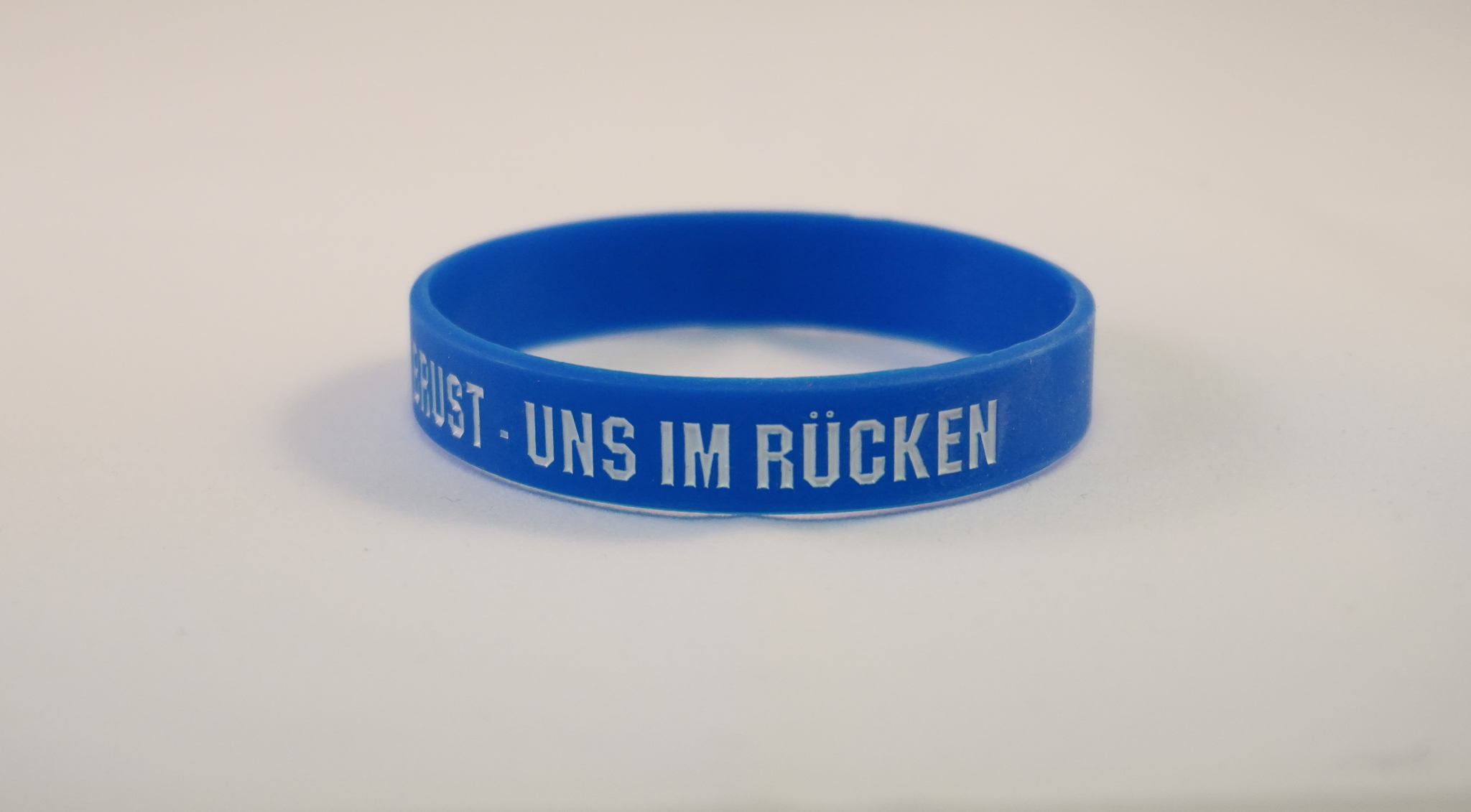 Fanarmband "Porta auf der Brust"